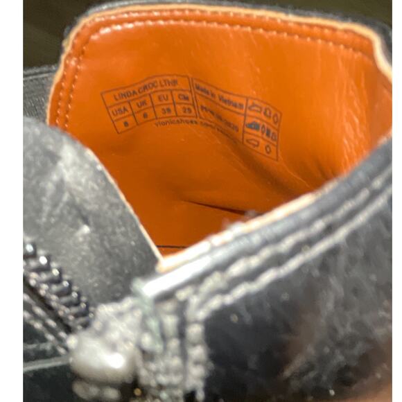 Vionic Linda Black Leather Croc Embossed Detail Ankle Heeled Bootie Size 8 - Picture 8 of 10